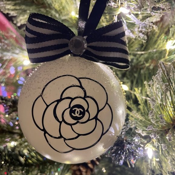 Chanel Ornaments - Picture 4 of 8